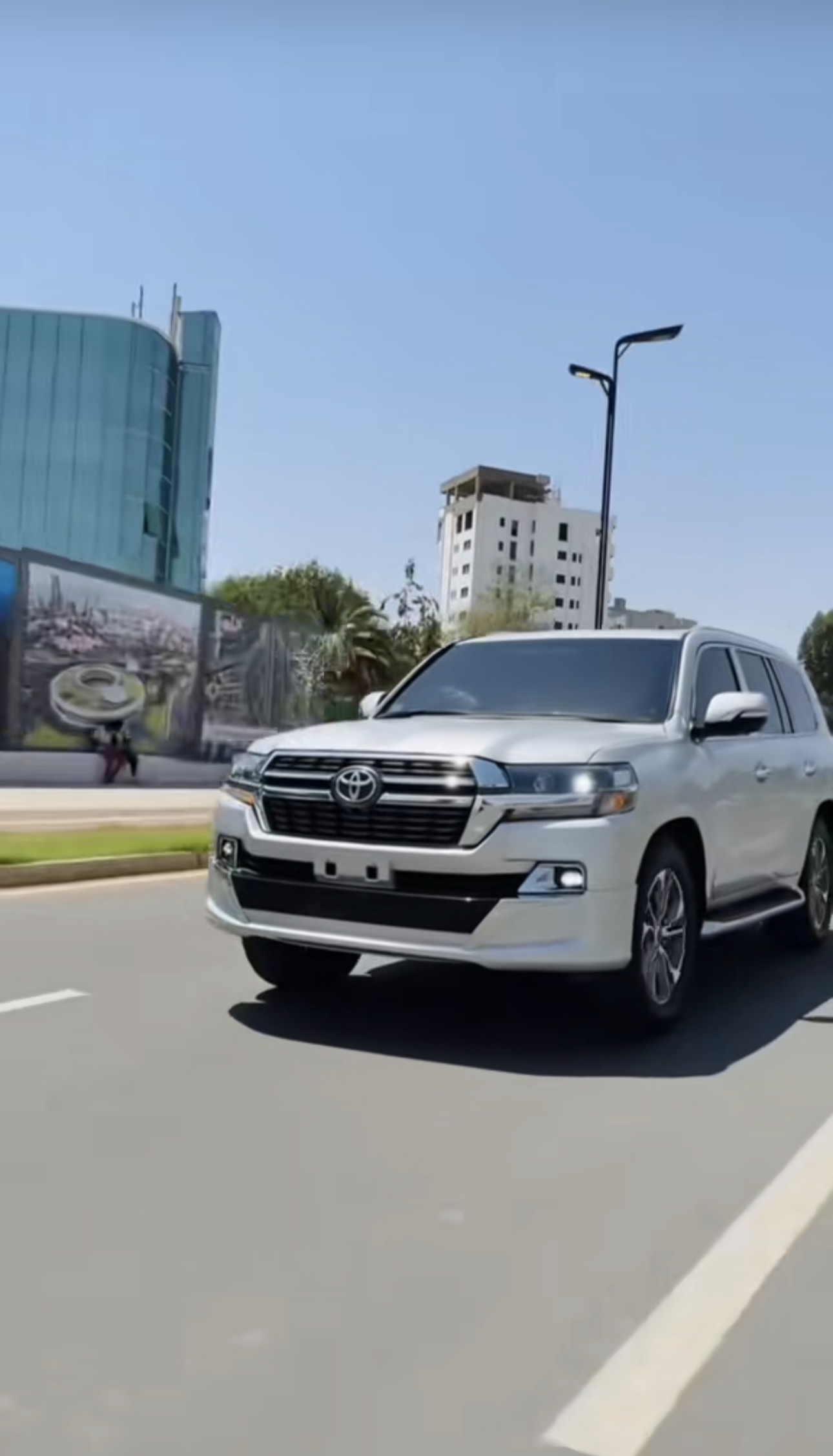2010 Toyota  Land Cruiser  LX 2