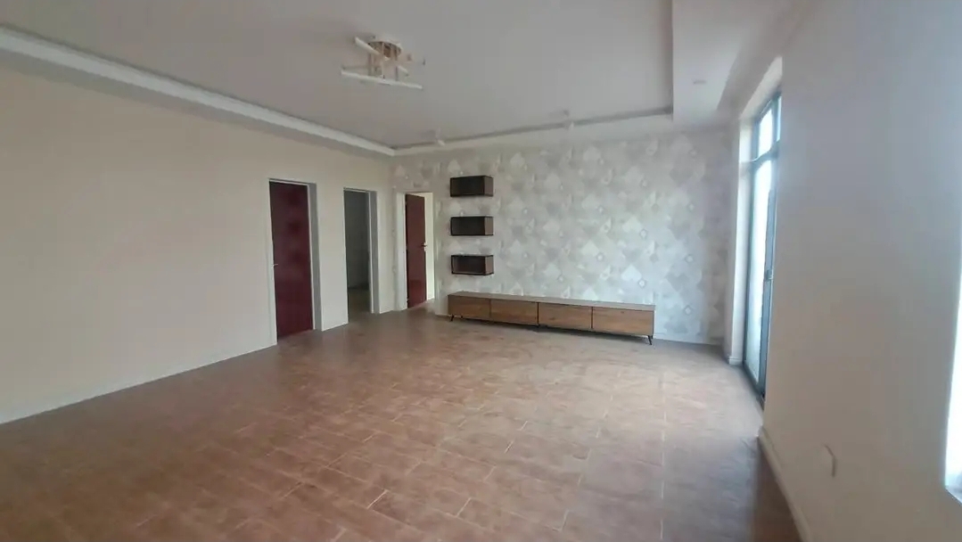 2 bedroom apartment  4