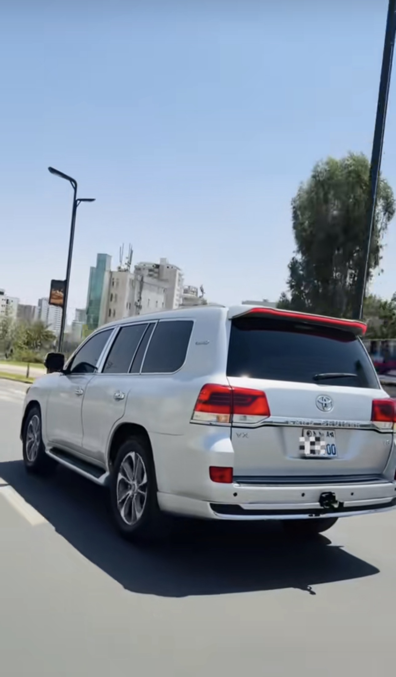 2010 Toyota  Land Cruiser  LX 3
